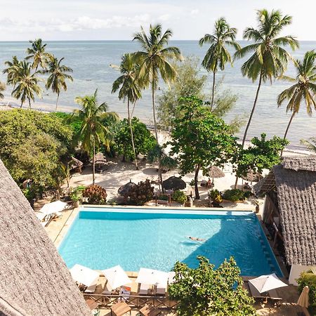 Zanzibella Hotel & Spa Kiwengwa  Exterior foto View of the pool at the hotel