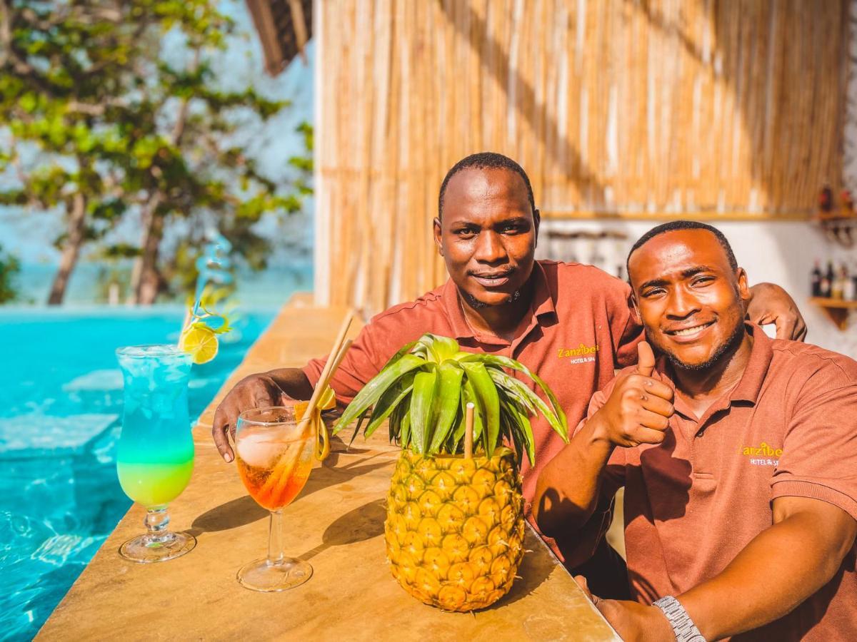 Zanzibella Hotel & Spa Kiwengwa  Exterior foto Two men in Zanzibar