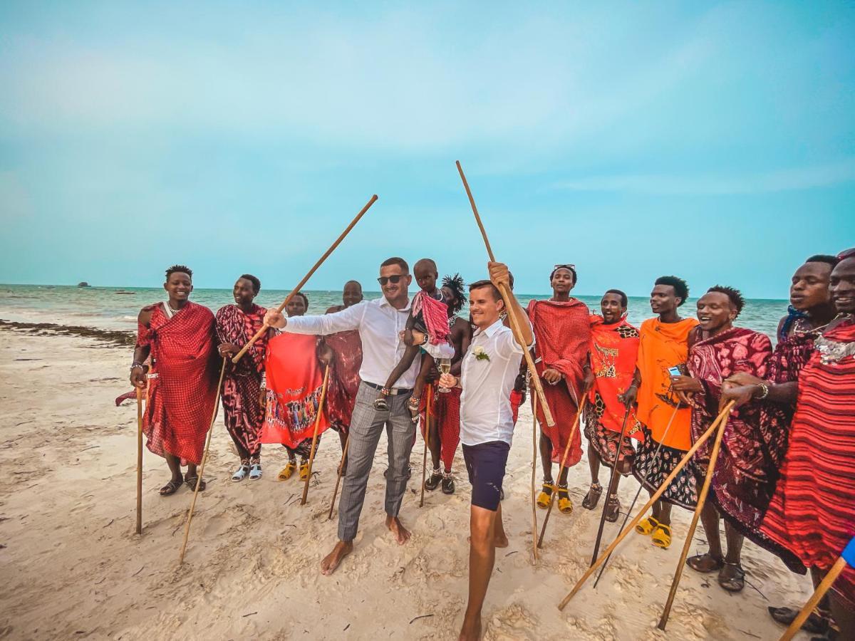 Zanzibella Hotel & Spa Kiwengwa  Exterior foto Maasai warriors