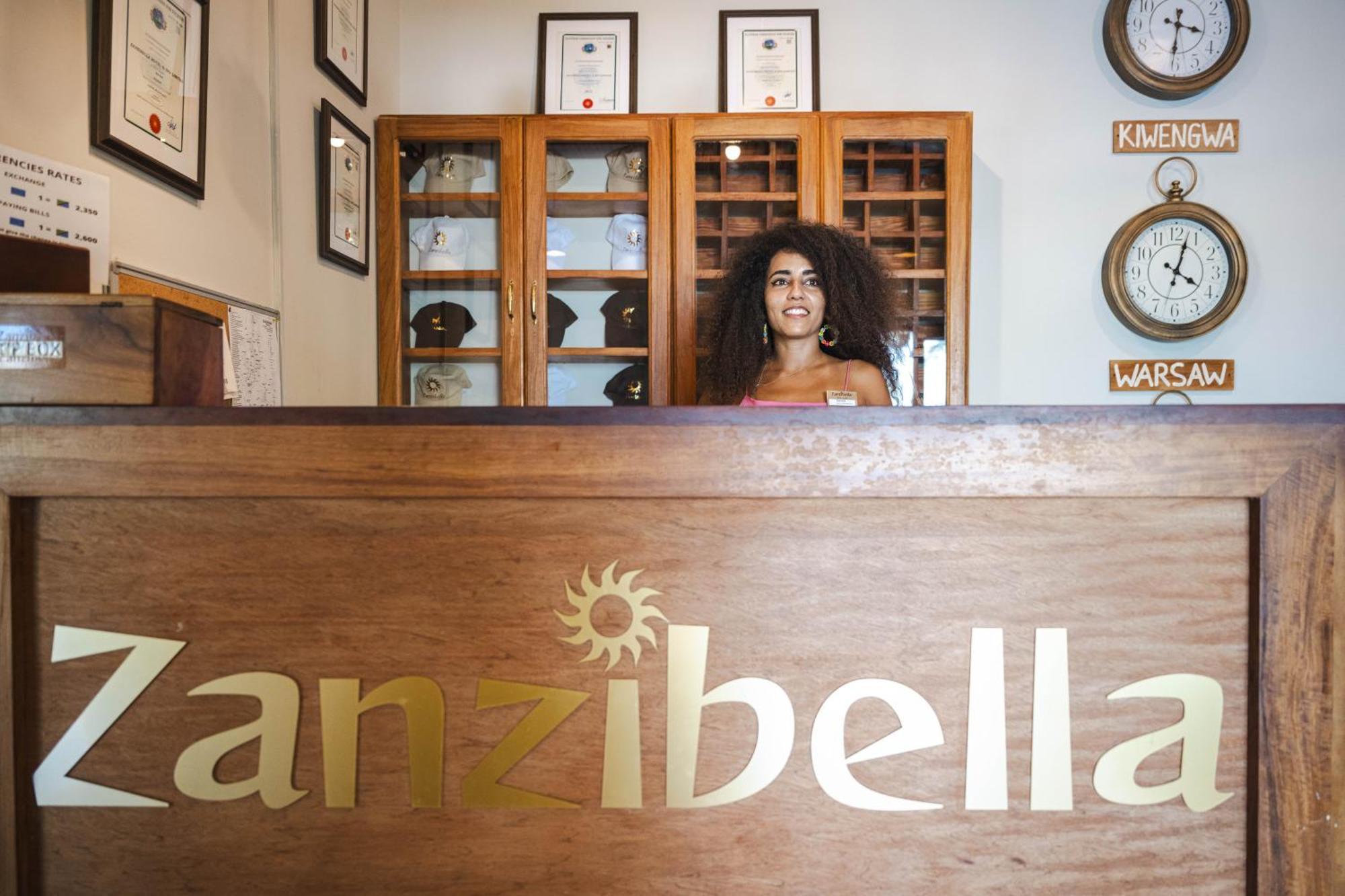 Zanzibella Hotel & Spa Kiwengwa  Exterior foto Reception desk at a Zaribella salon